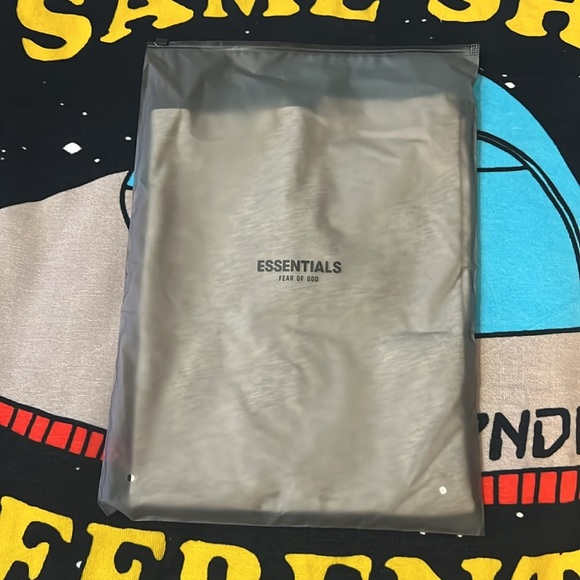 Fear of God Essentials Light Oatmeal Short Sleeve T-Shirt ( OVERSIZED ) - Picture 8 of 8